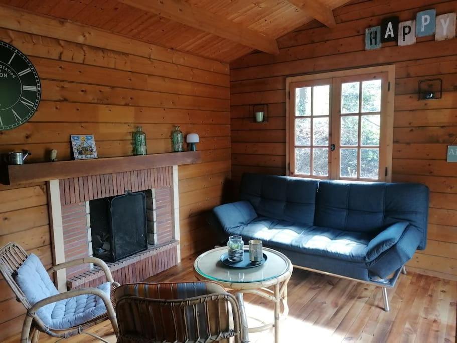 Chalet En Pleine Nature Au Bord D'Un Etang Lanvallay Екстер'єр фото