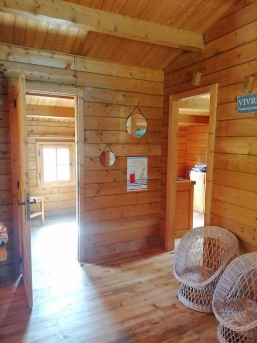 Chalet En Pleine Nature Au Bord D'Un Etang Lanvallay Екстер'єр фото